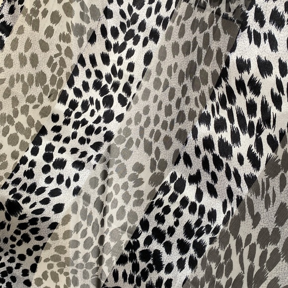 3/$30 mix and match rectangular leopard print scarf - Picture 4 of 4